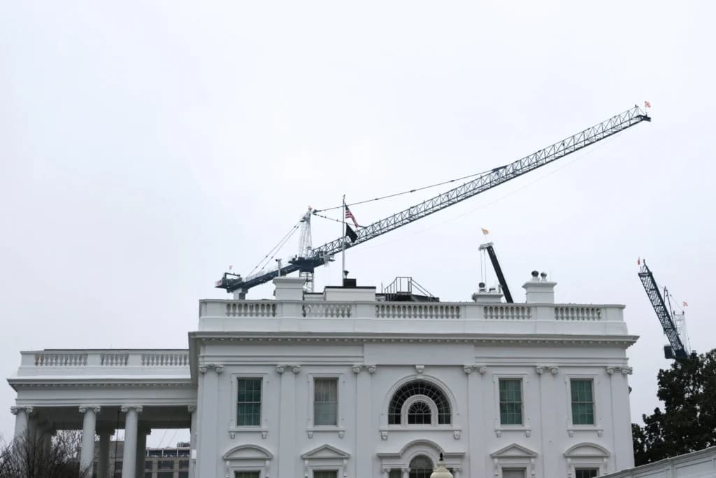 Un juge bloque le projet de Donald Trump à la Maison Blanche, affirmant que le Congrès doit d'abord approuver.