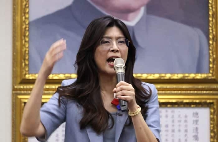 China Signals Warming Ties with Taiwan's Opposition