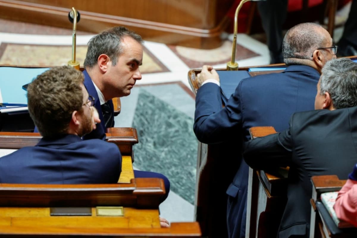 Le 1er-Mai reste férié et chômé en France, le gouvernement lance un dialogue