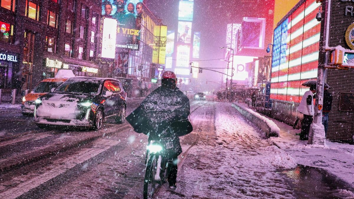 Tempête de neige historique : New York et le Nord-Est des États-Unis sous alerte, plus de 40 millions de personnes touchées