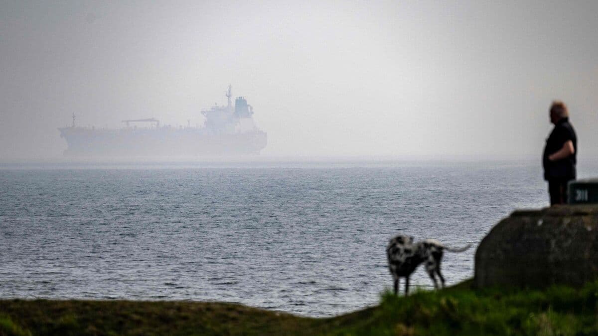 Guerre en Ukraine : la Suède intercepte un navire lié à la « flotte fantôme » russe